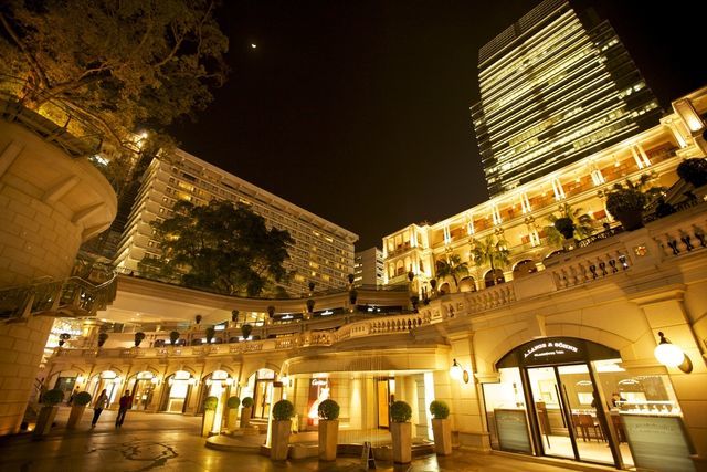 海港城商场是香港最大型的购物中心,拥有700家店铺,香港品类最全